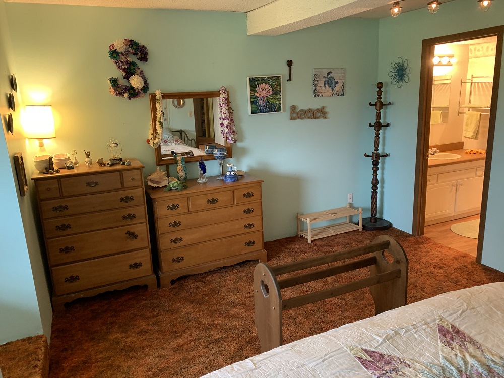 2a- bedroom-bath-dressers
